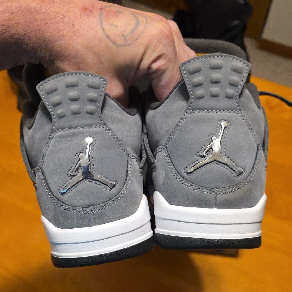 Jordan Gray Sneakers Classic Design - Picture 5 of 11